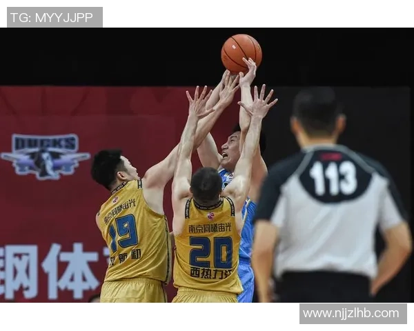 北京篮球队技术解析:从战术布局到球员配合的全面剖析 北京篮球队技术解析:从战术布局到球员配合的全面剖析