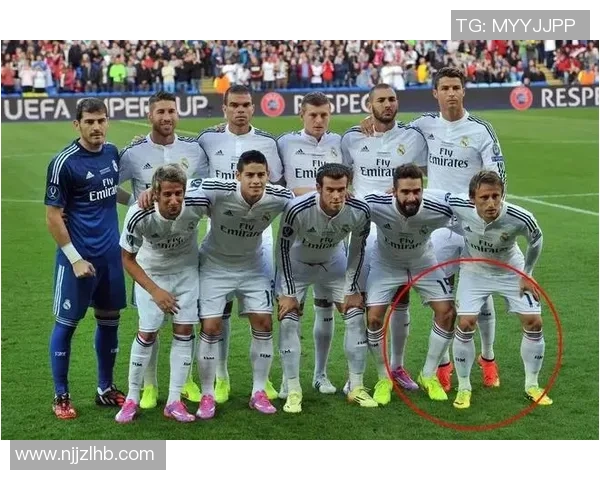 胡尔克在比赛中展现惊人实力踢爆足球的真实故事引发热议 胡尔克在比赛中展现惊人实力踢爆足球的真实故事引发热议